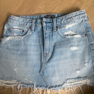 Abercrombie low rise micro mini skirt size 2 distressed